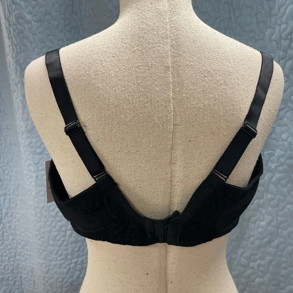 Black lace underwear bra